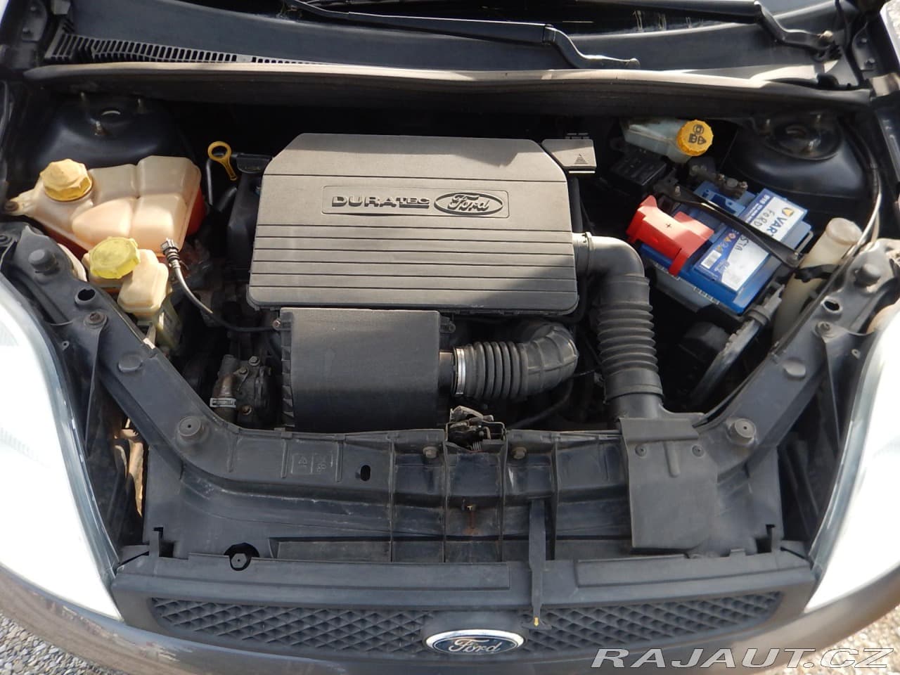 2004 Ford Fiesta - 19