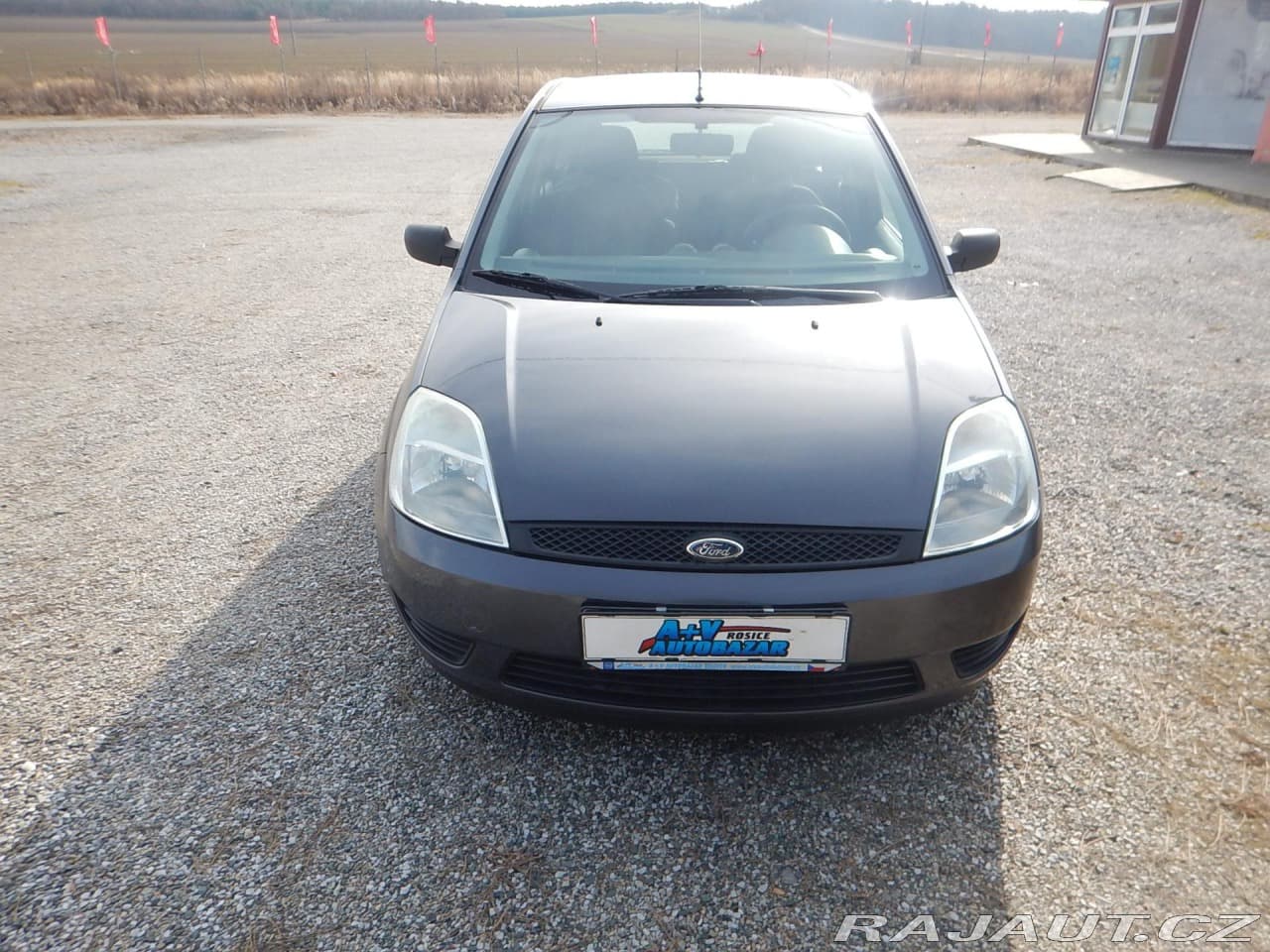 2004 Ford Fiesta - 3