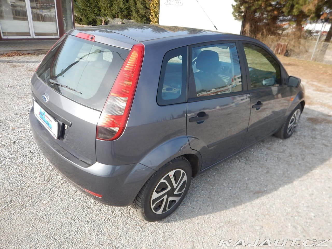 2004 Ford Fiesta - 6