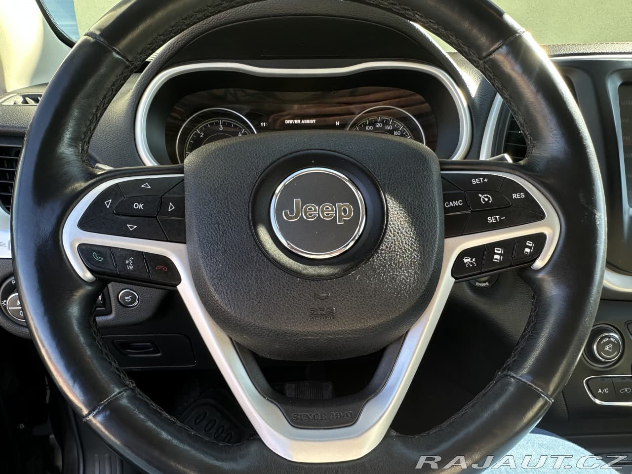 2015 Jeep Cherokee - 14