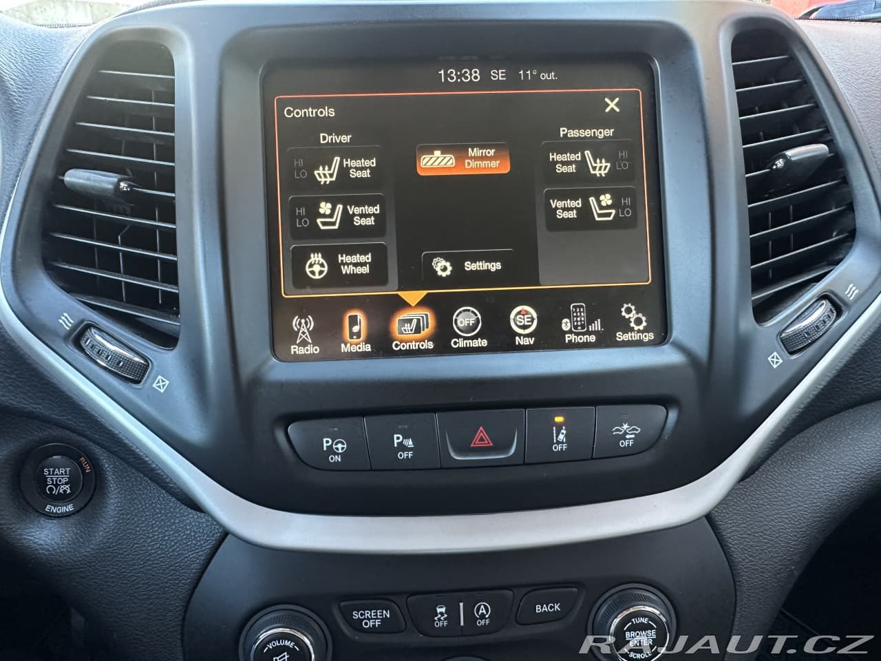 2015 Jeep Cherokee - 18