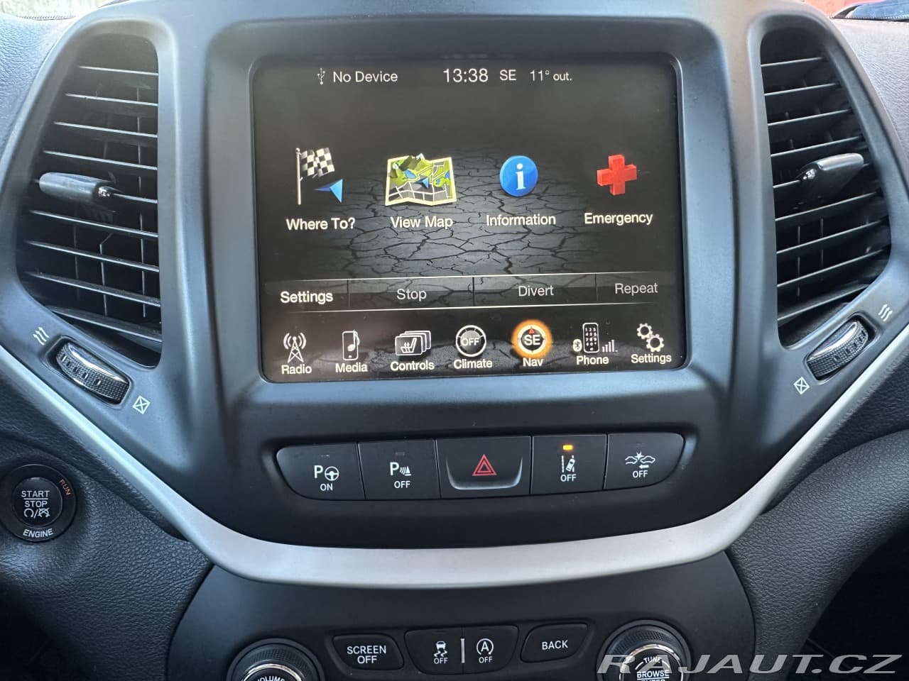 2015 Jeep Cherokee - 19