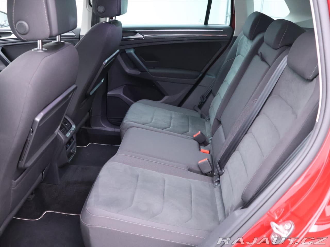 2018 Volkswagen Tiguan - 12