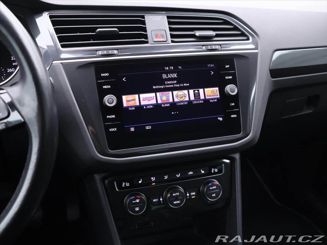 2018 Volkswagen Tiguan - 15