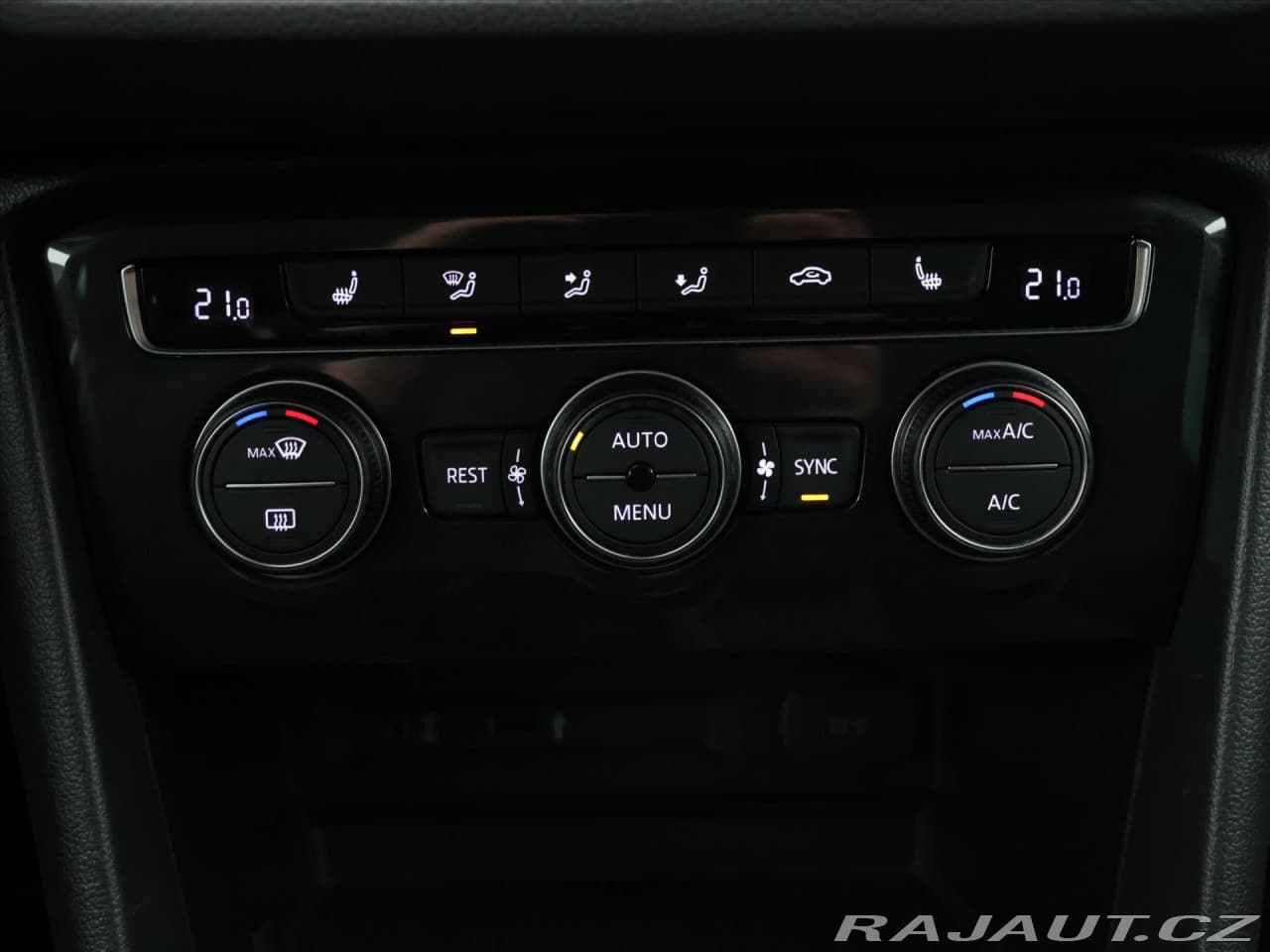 2018 Volkswagen Tiguan - 18