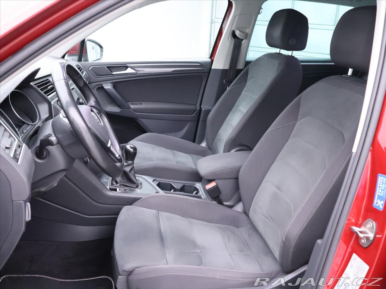 2018 Volkswagen Tiguan - 9