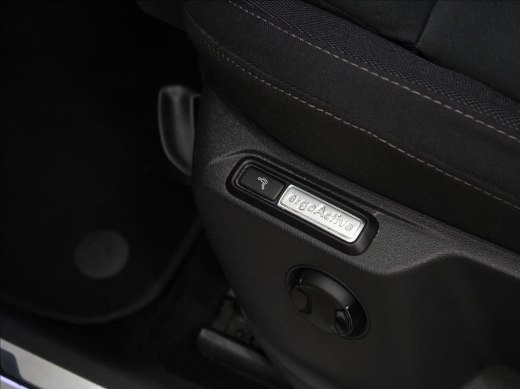 2023 Volkswagen Tiguan - 19