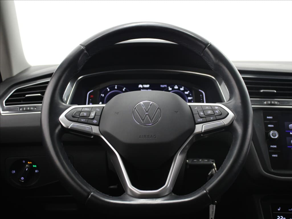 2023 Volkswagen Tiguan - 9
