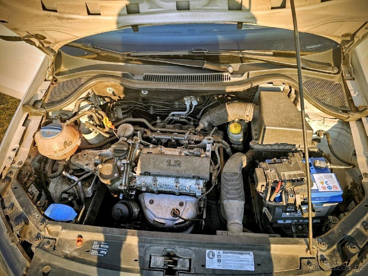 2010 Volkswagen Polo - 8