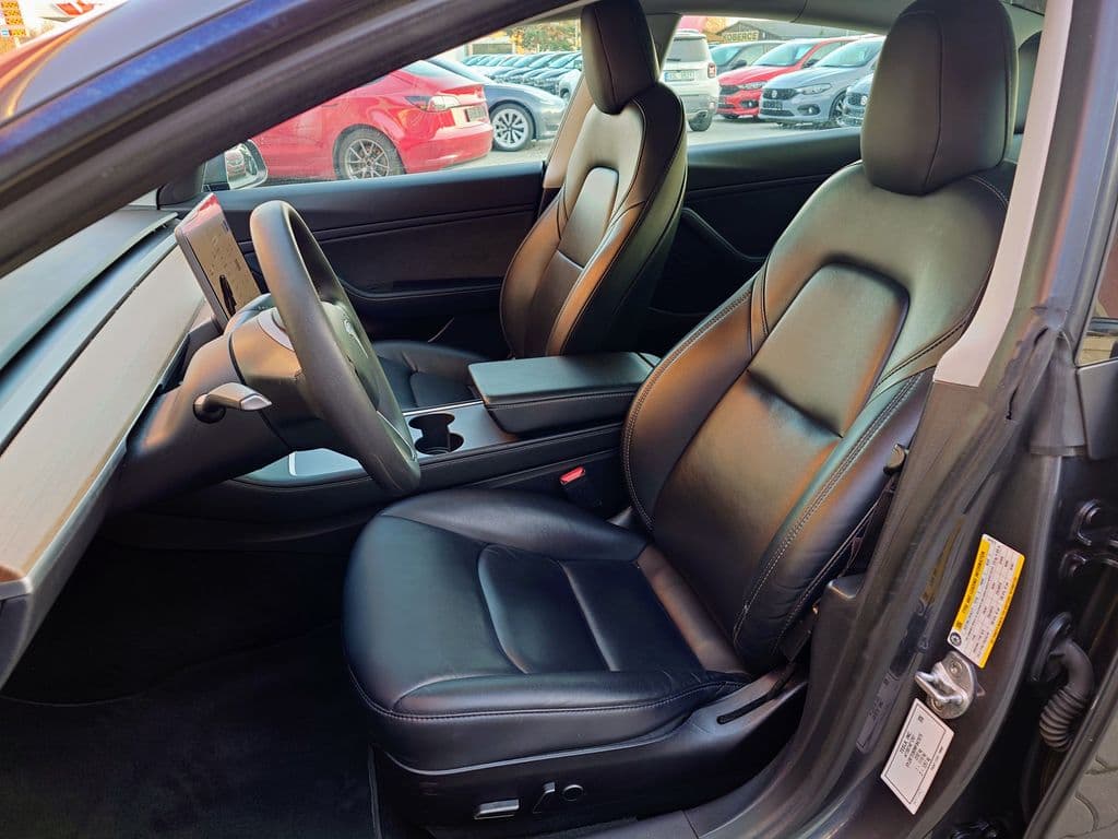 2020 Tesla Model 3 - 10