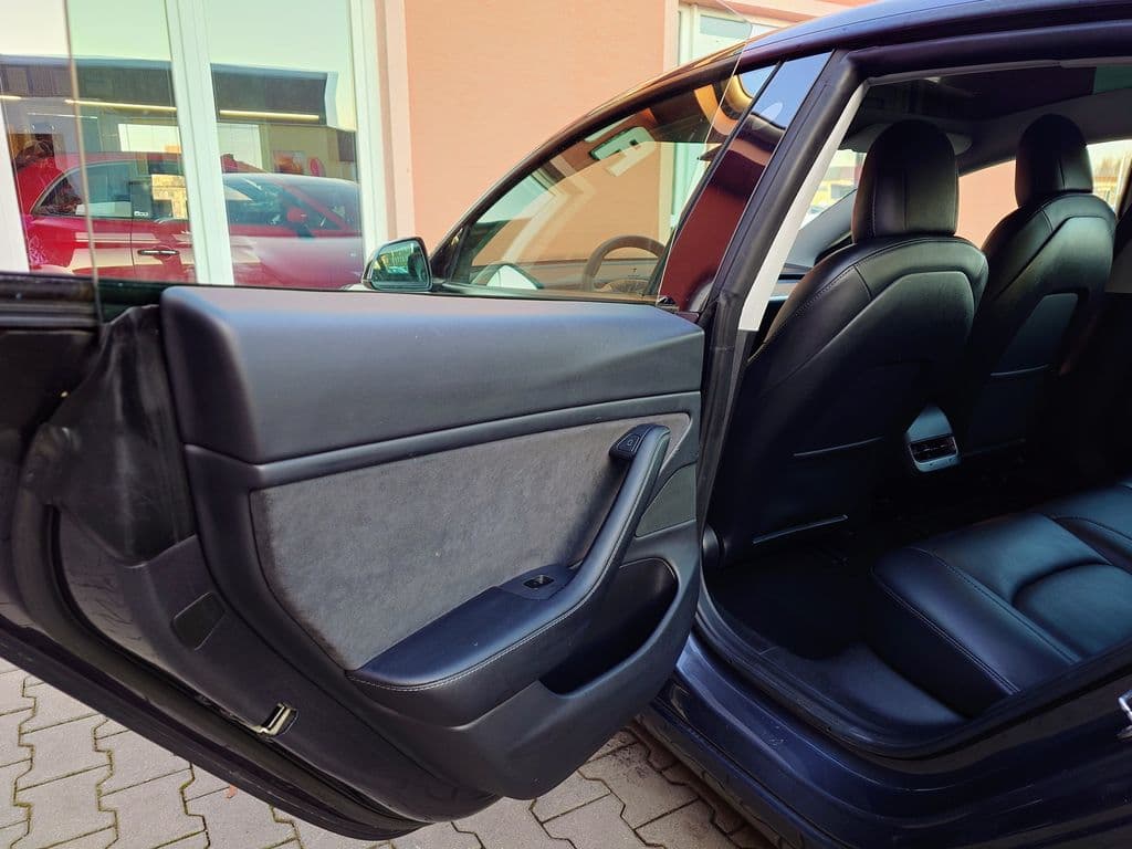 2020 Tesla Model 3 - 15