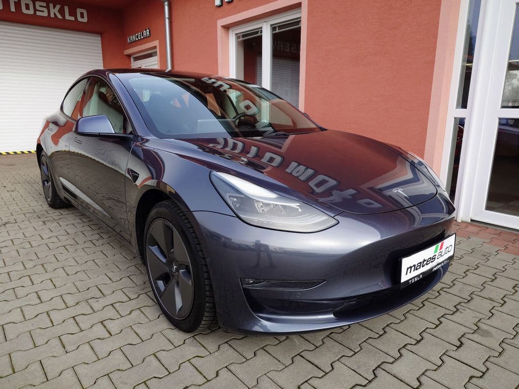 2020 Tesla Model 3 - 4