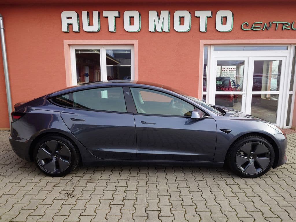 2020 Tesla Model 3 - 5