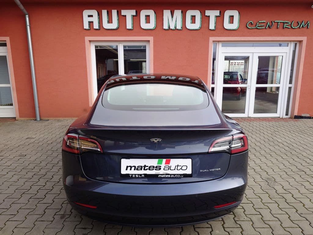 2020 Tesla Model 3 - 8