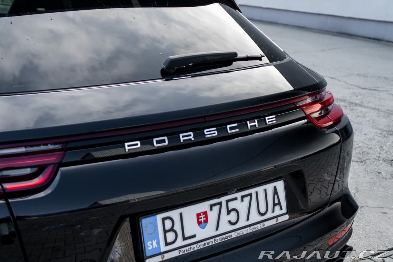 2018 Porsche Panamera - 11