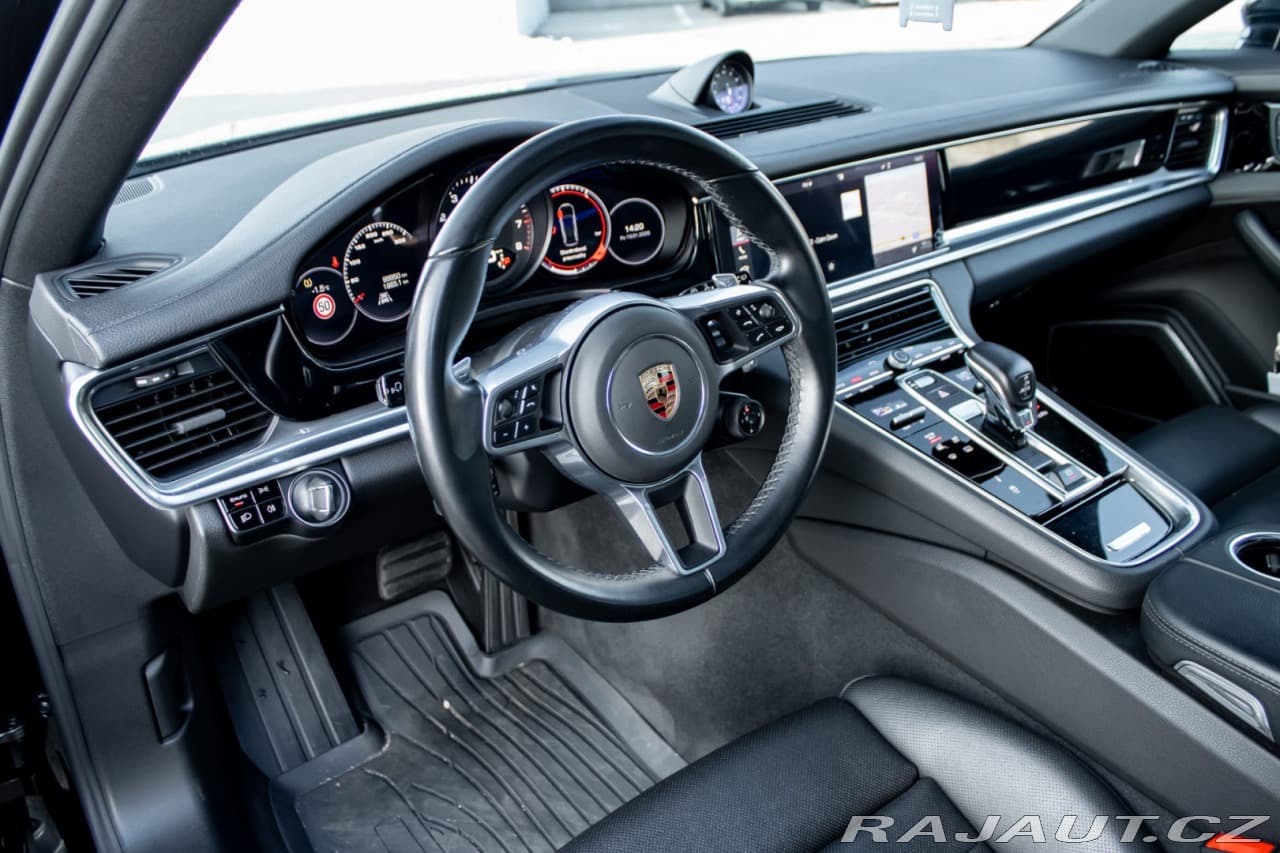 2018 Porsche Panamera - 15