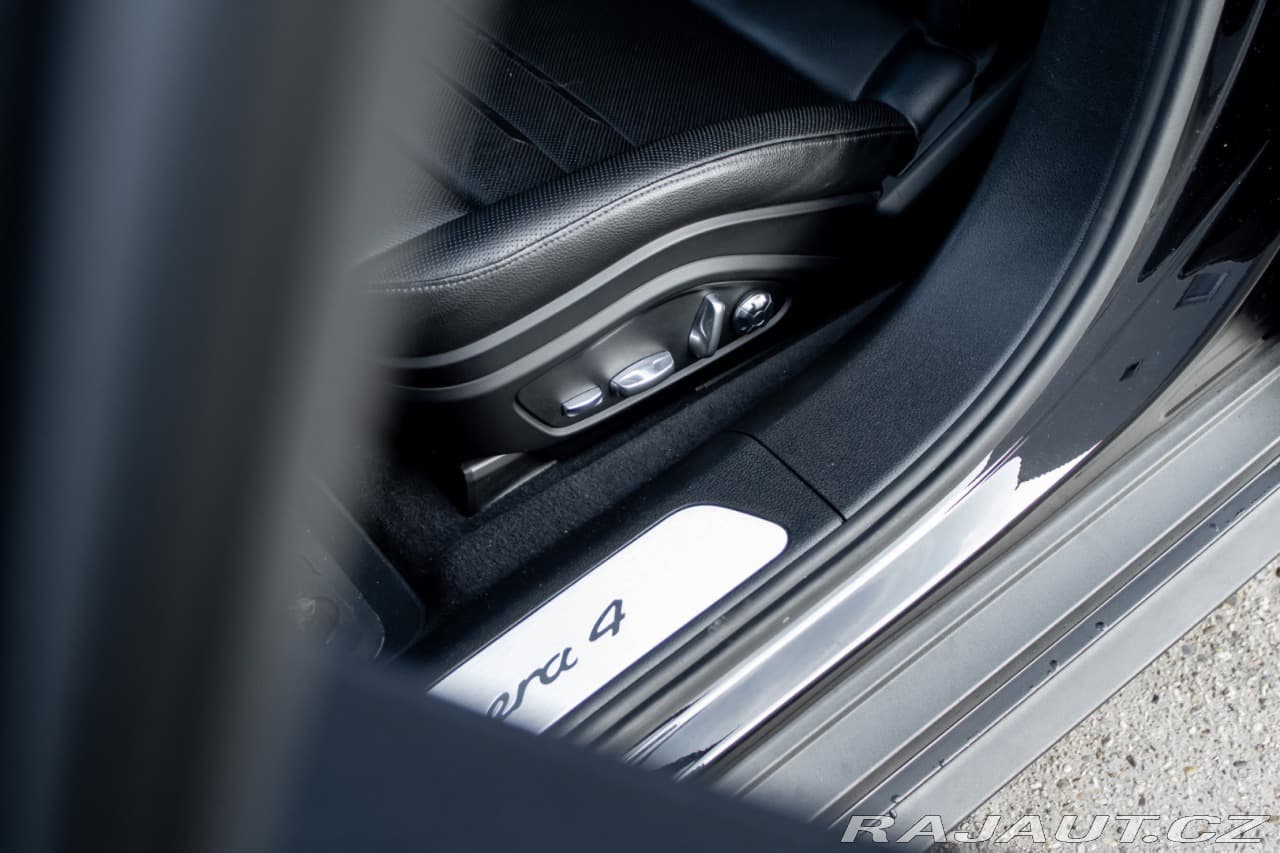 2018 Porsche Panamera - 17