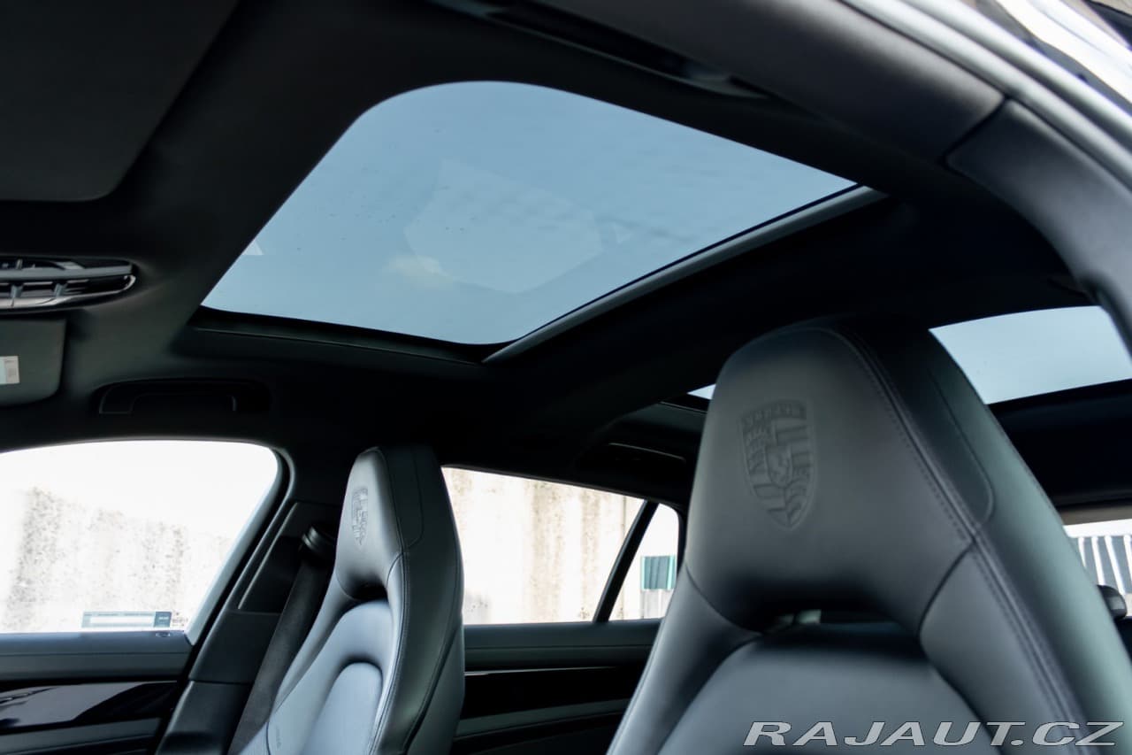 2018 Porsche Panamera - 18