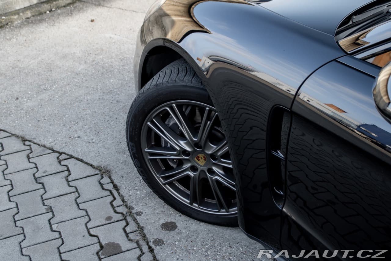 2018 Porsche Panamera - 7