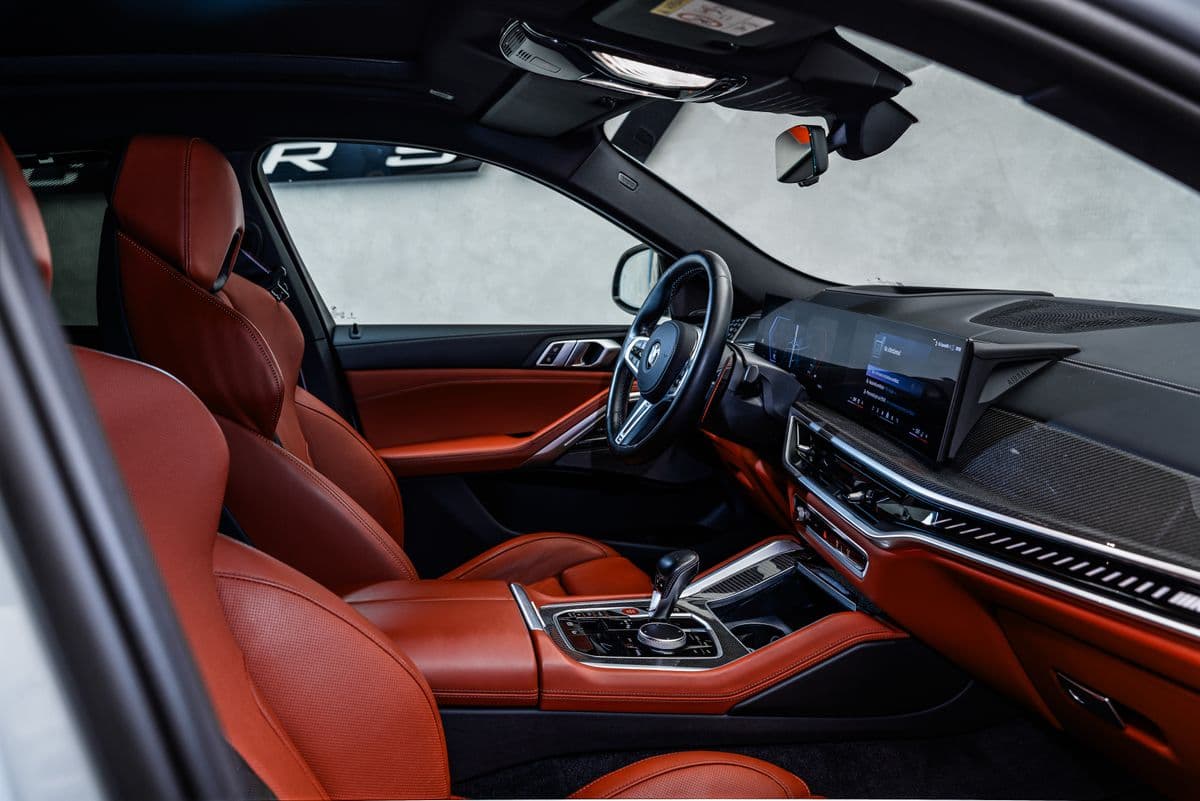 2023 BMW X6 - 11