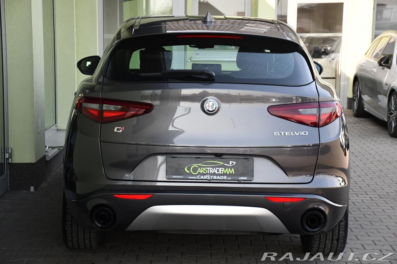 2023 Alfa Romeo Stelvio - 10
