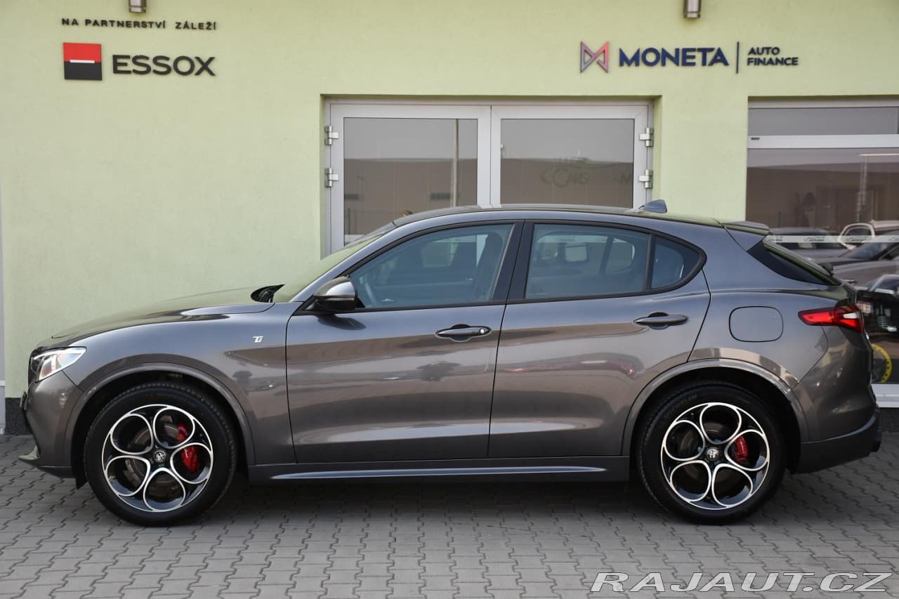 2023 Alfa Romeo Stelvio - 11