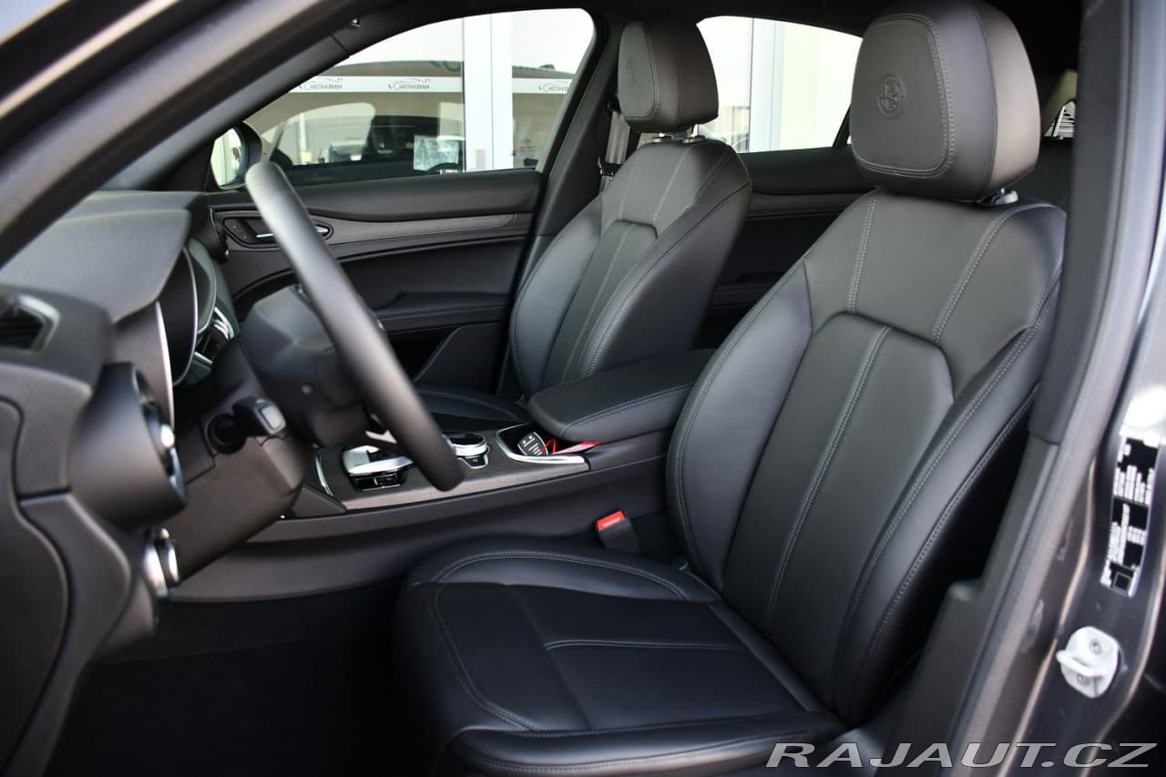 2023 Alfa Romeo Stelvio - 14