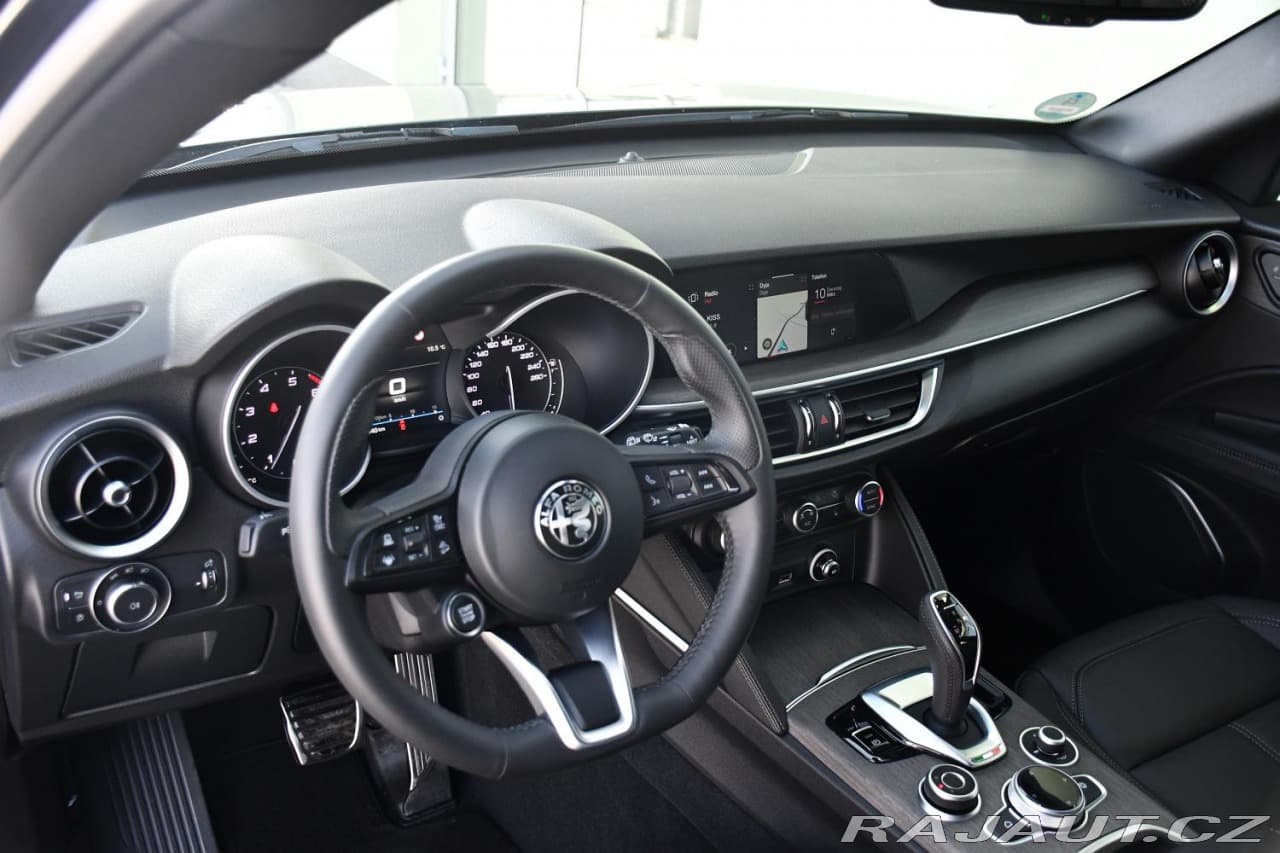 2023 Alfa Romeo Stelvio - 15