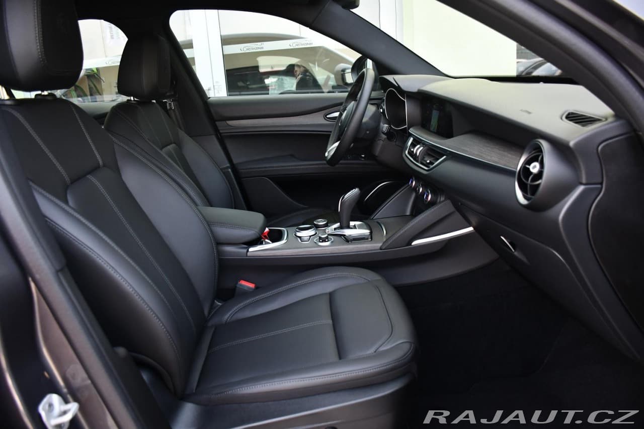 2023 Alfa Romeo Stelvio - 17