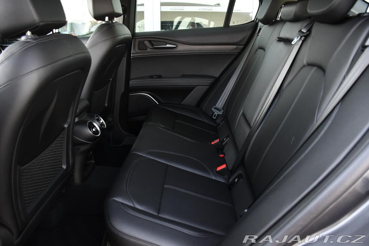 2023 Alfa Romeo Stelvio - 20