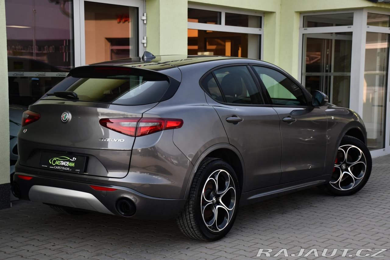 2023 Alfa Romeo Stelvio - 4