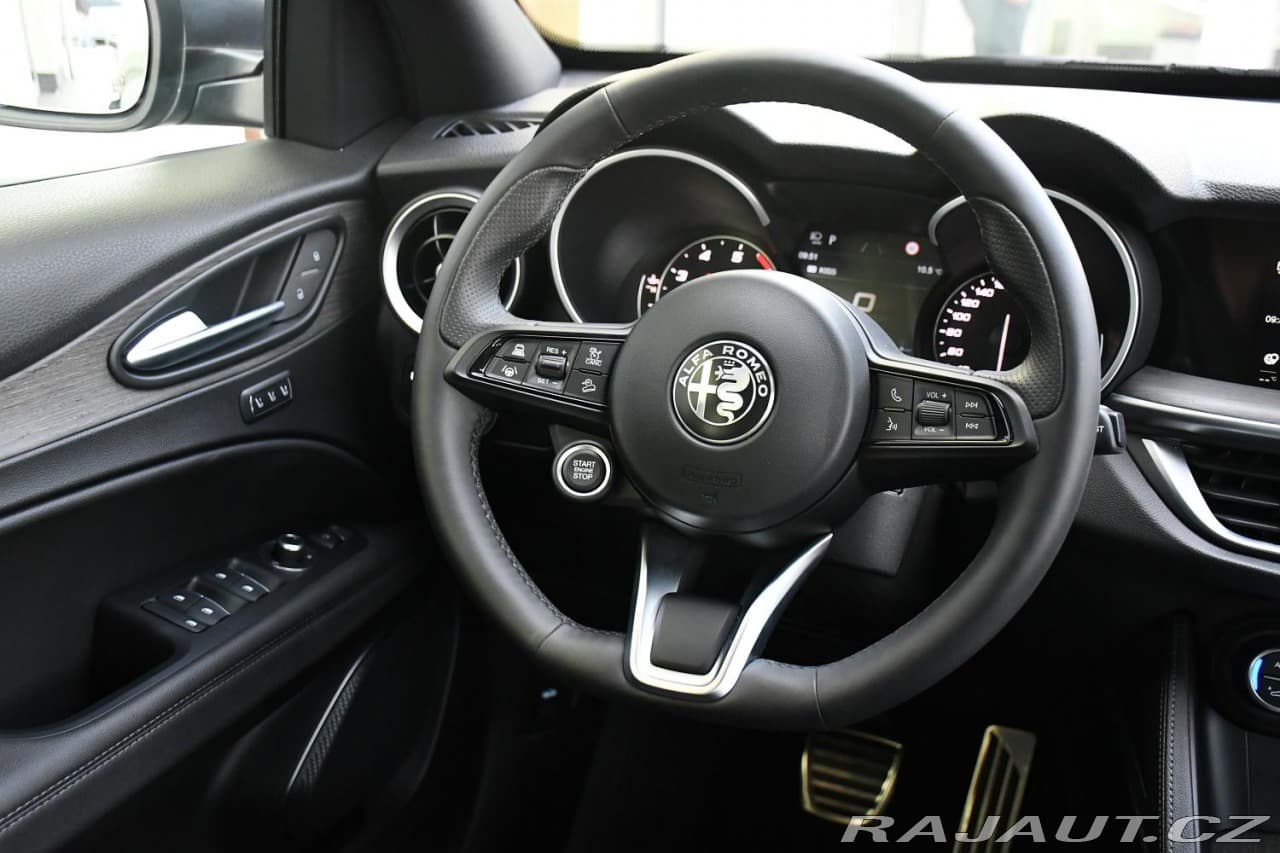 2023 Alfa Romeo Stelvio - 6