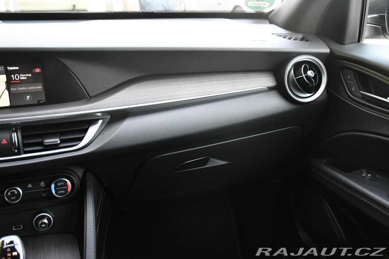 2023 Alfa Romeo Stelvio - 8