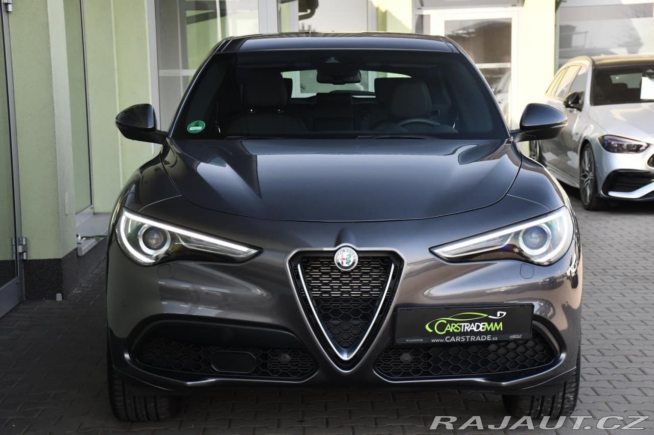 2023 Alfa Romeo Stelvio - 9