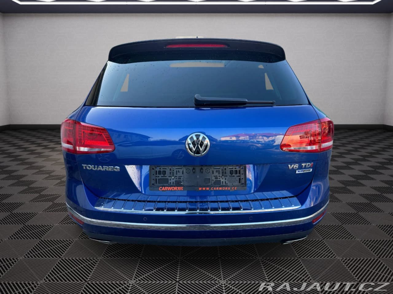 2015 Volkswagen Touareg - 6