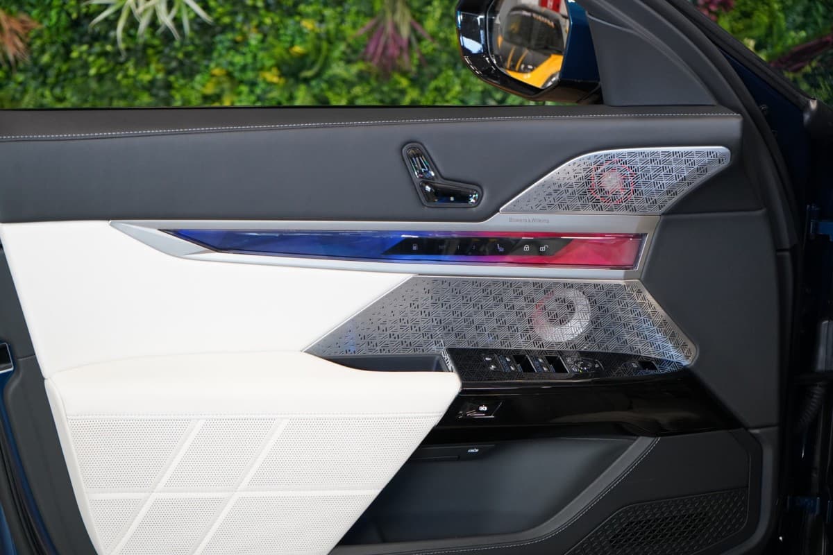 2025 BMW 7-Series - 12