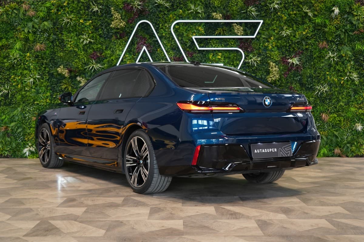 2025 BMW 7-Series - 5