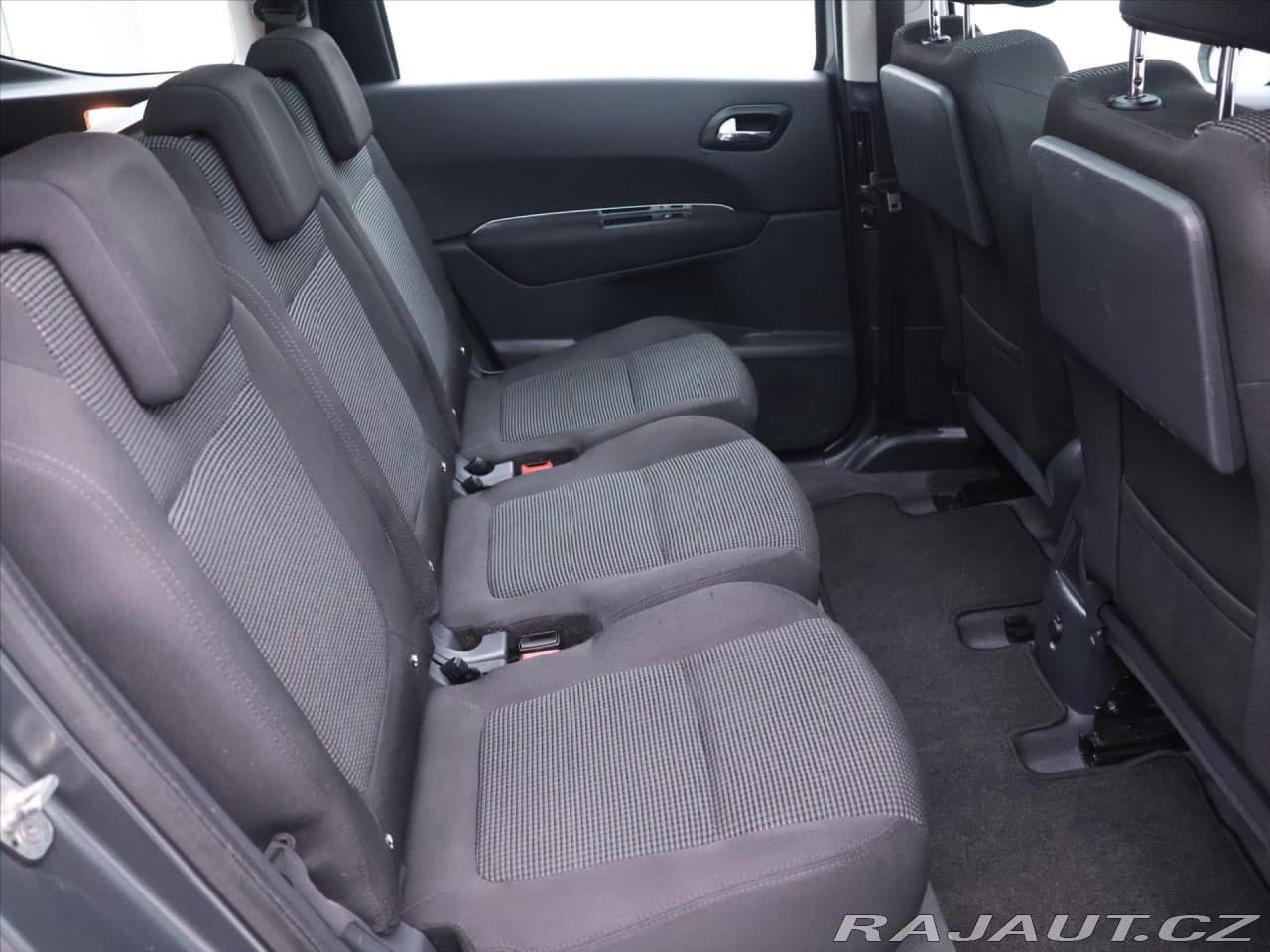 2011 Peugeot 5008 - 14