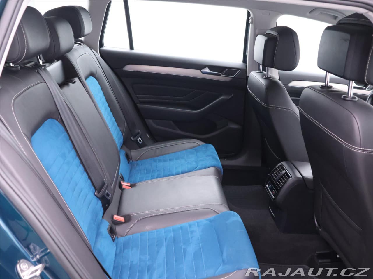 2021 Volkswagen Passat - 13