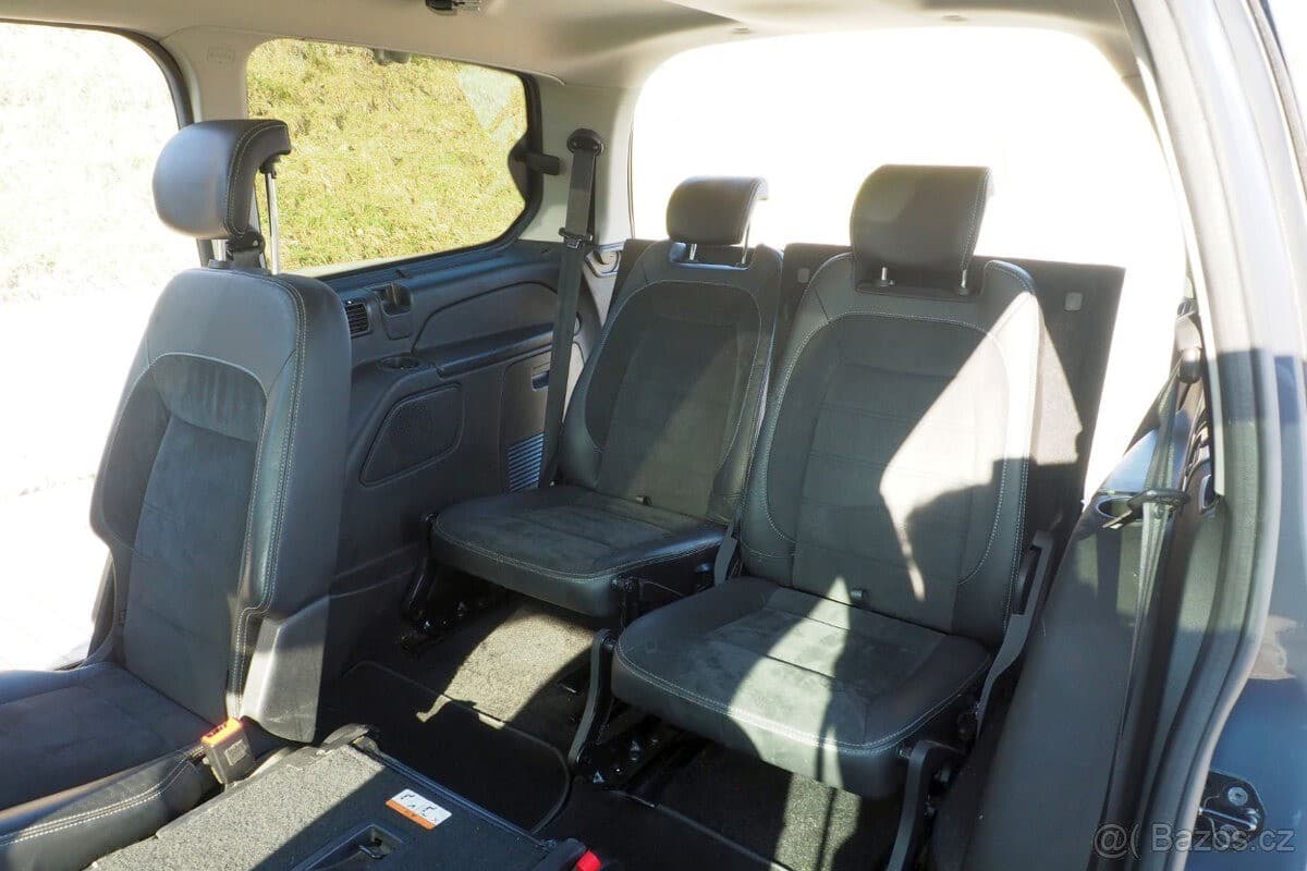 2011 Ford Galaxy - 13