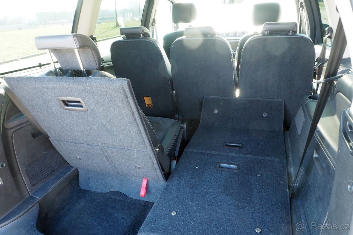 2011 Ford Galaxy - 15