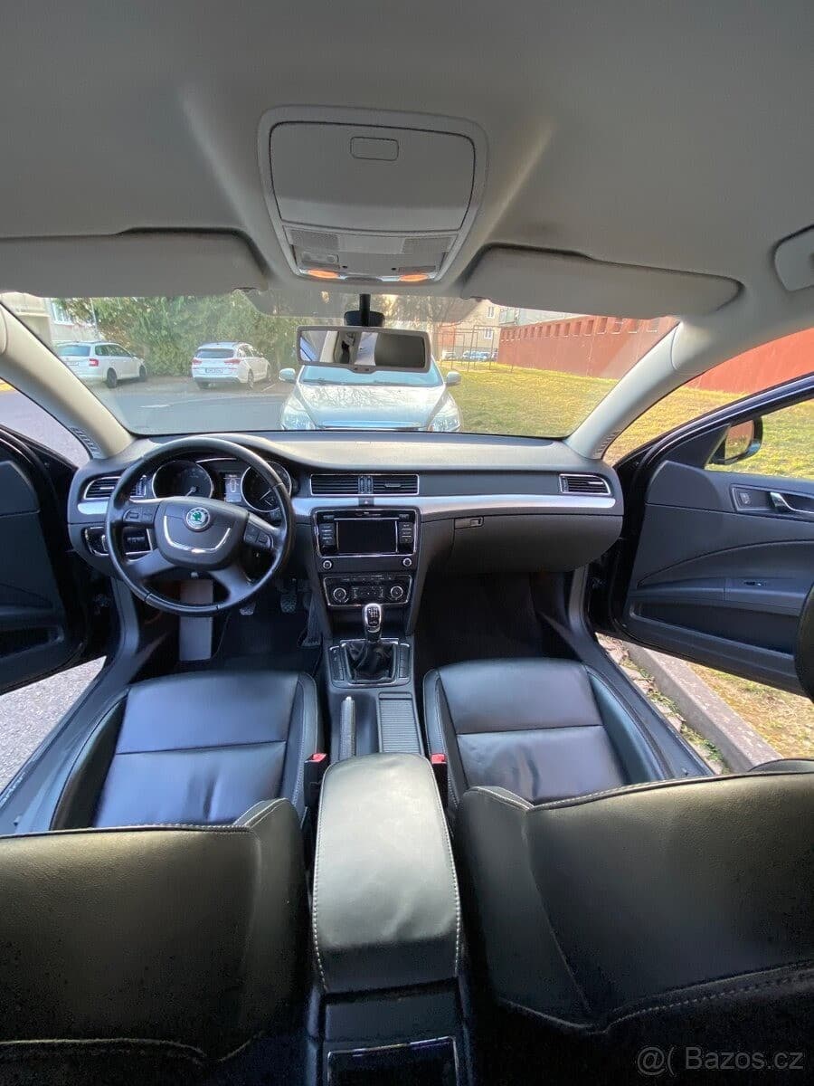 2011 Škoda Superb - 12