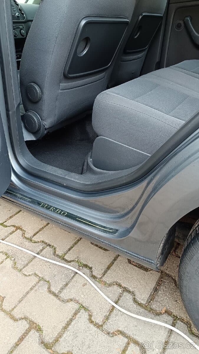 2005 Volkswagen Golf - 5