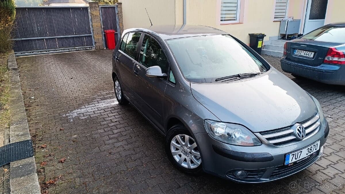 2005 Volkswagen Golf - 8