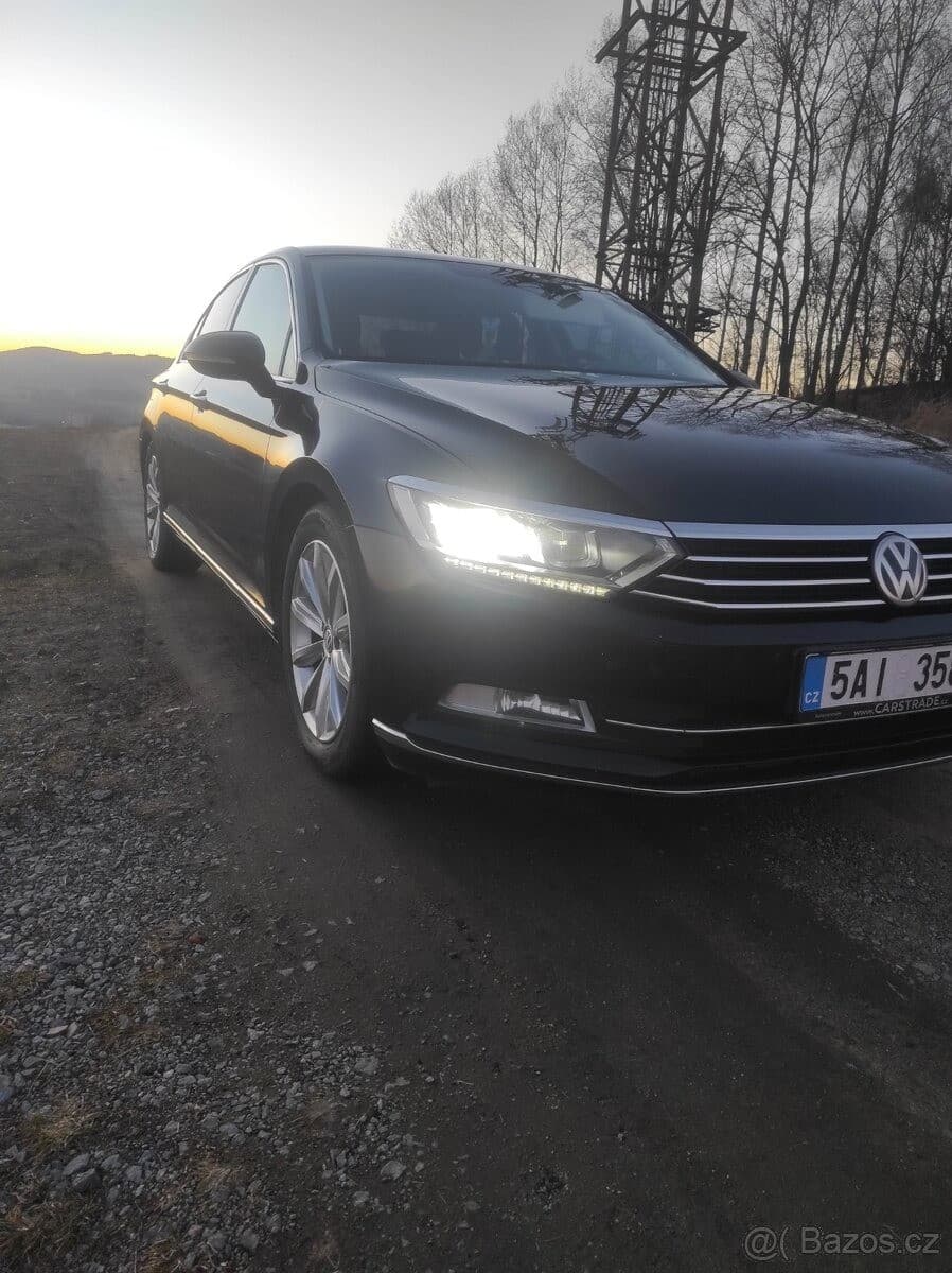 2016 Volkswagen Passat - 3