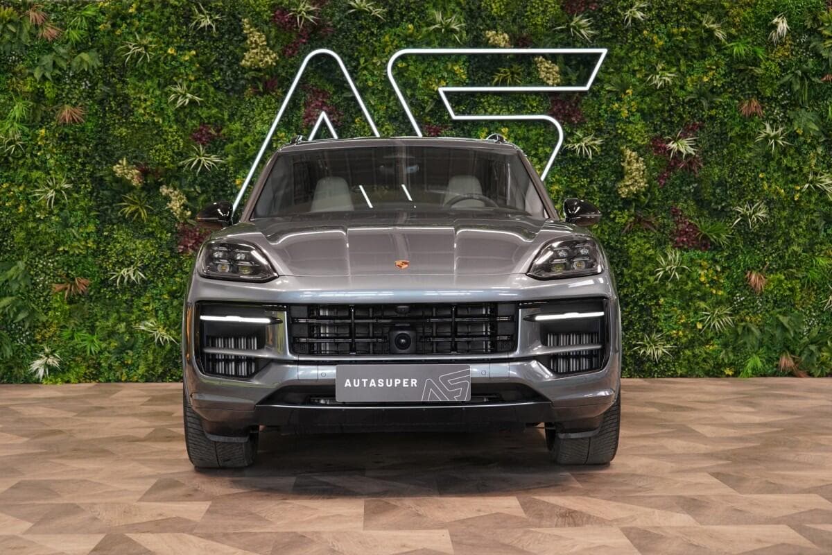2026 Porsche Cayenne - 2