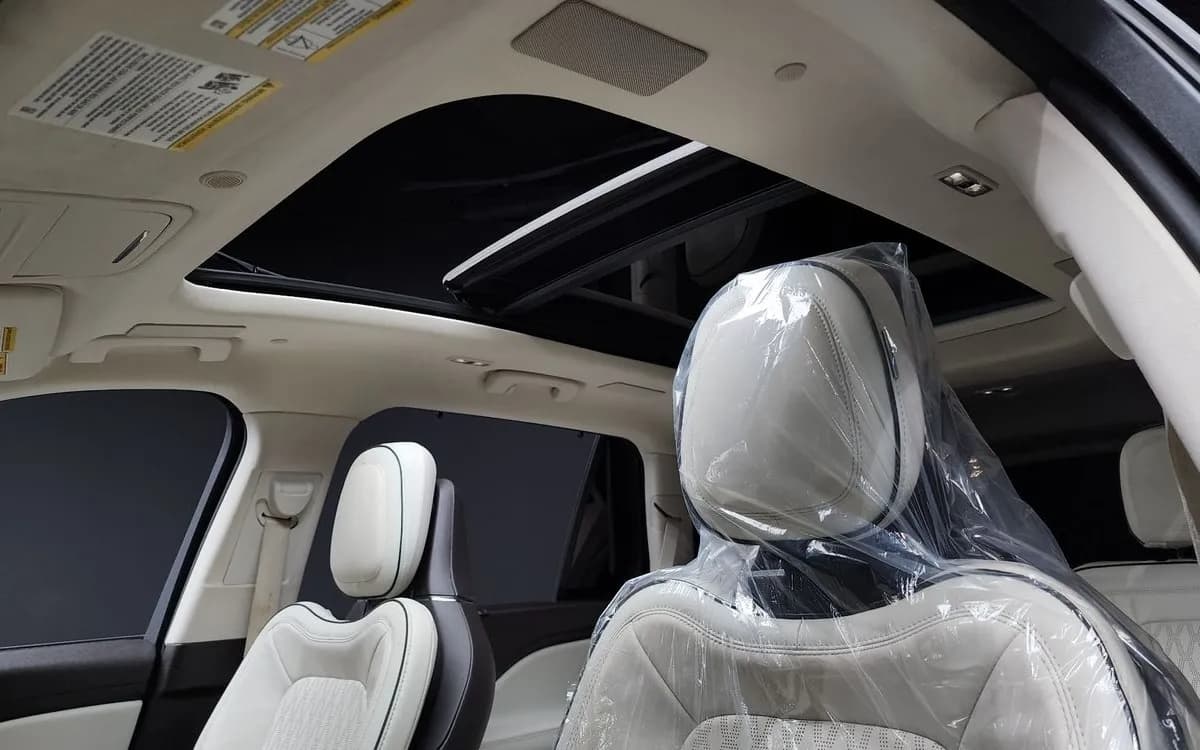 2020 Lincoln Ostatní - 18