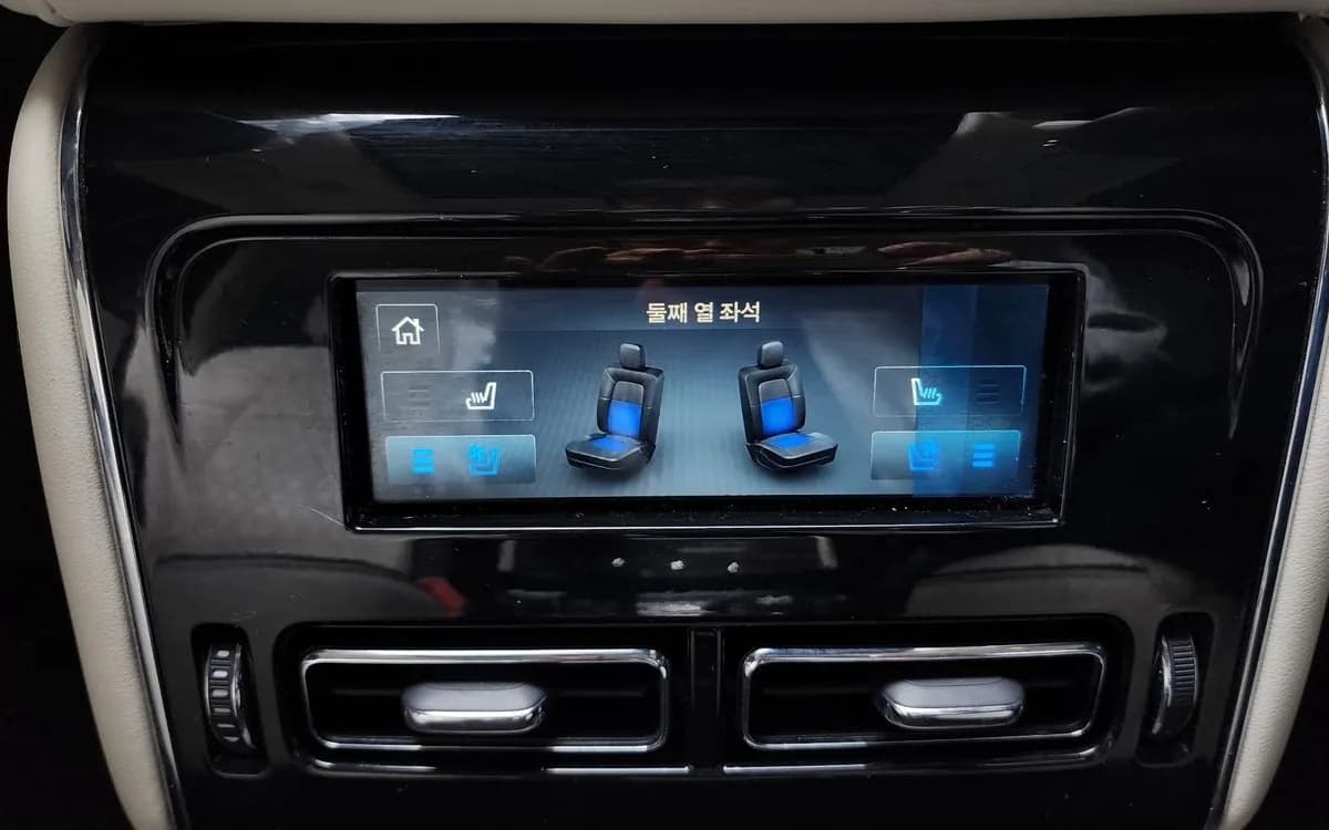 2020 Lincoln Ostatní - 19