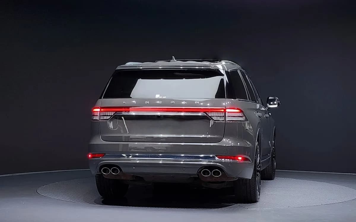 2020 Lincoln Ostatní - 4