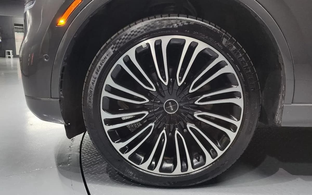 2020 Lincoln Ostatní - 5